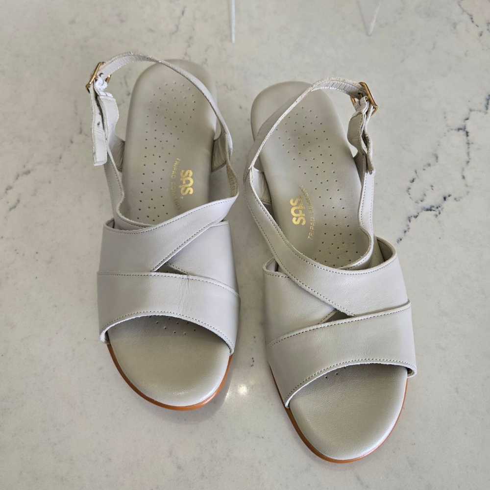 Women's SAS Caress Cross Strap Leather Wedge Sandals Size 10 in Bone color